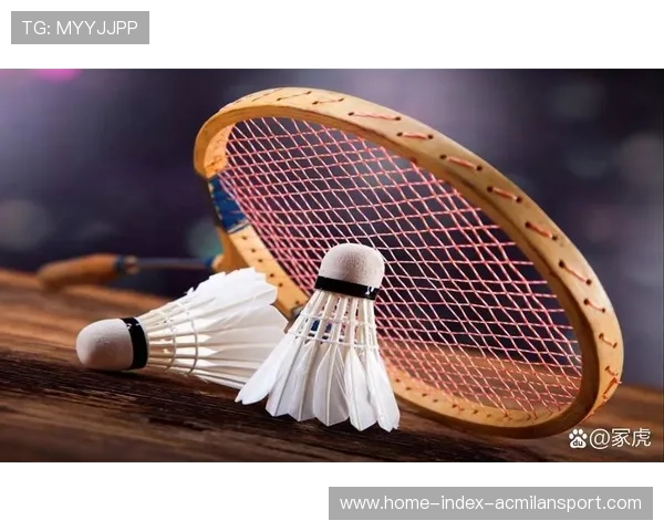 羽毛球迷惑性发球揭秘：以巧取胜，从“迷惑”开始