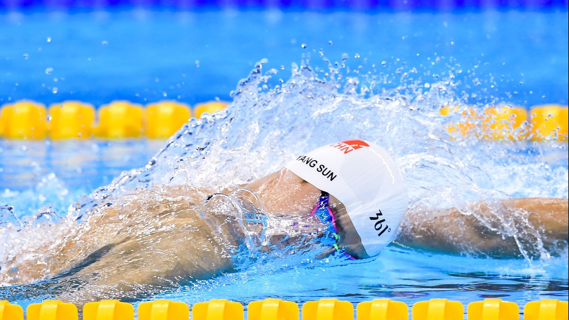 “切尔西3–0完胜巴黎，夺得首届扩军版冠军”