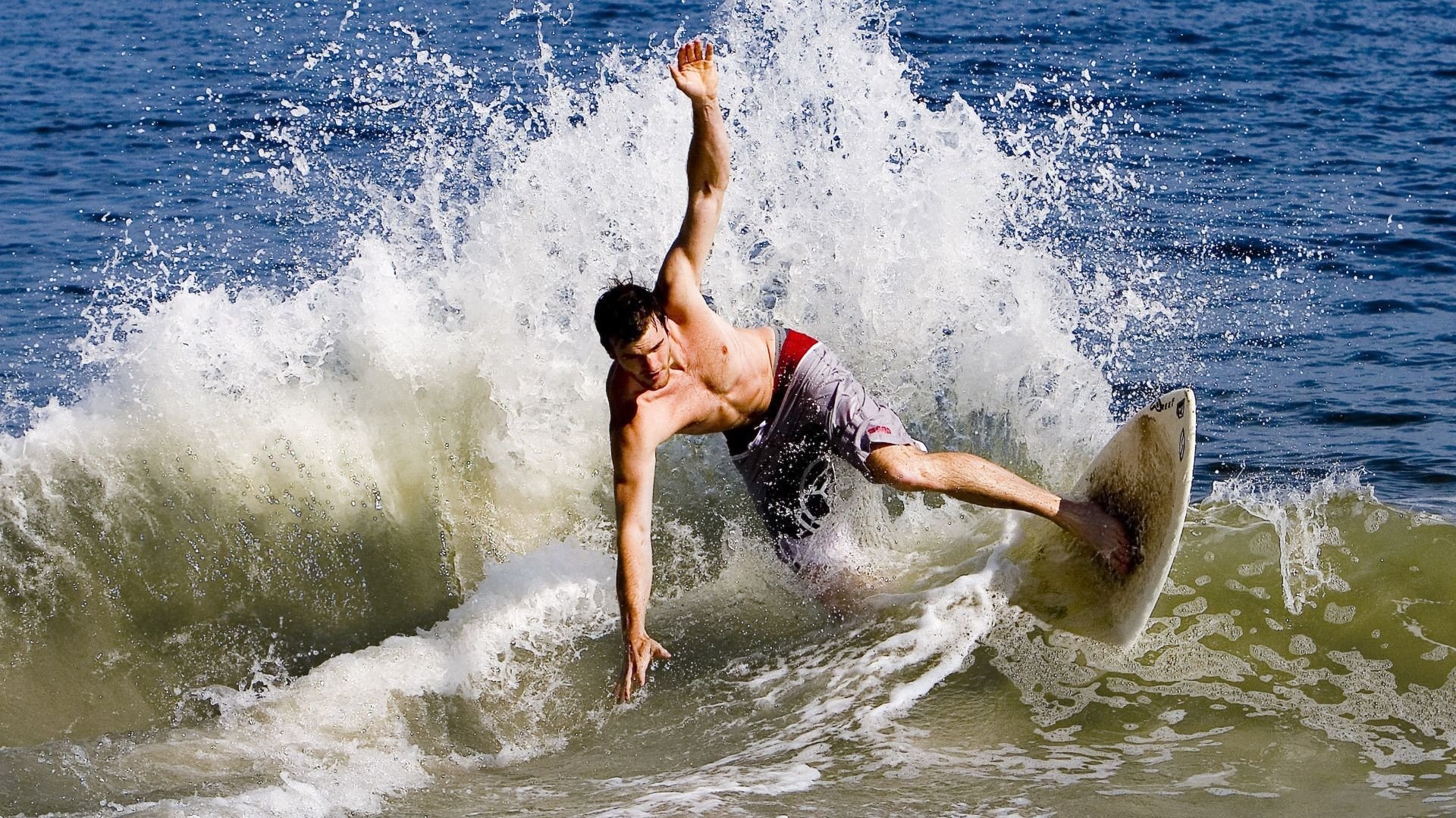 东亚杯国足爆冷 球员士气依然顽强，辞旧迎新,中国男足的新篇章又从东亚杯开始